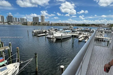 18061 Biscayne Blvd # 804, Aventura FL 33160