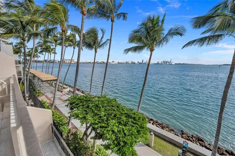 520 Brickell Key Dr, Miami FL 33131