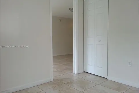 218 SW 8 AV # 206, Miami FL 33130