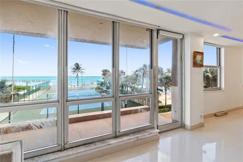 1912 S Ocean Dr # 3D, Hallandale Beach FL 33009