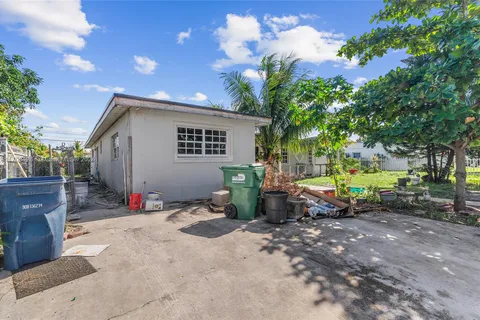 15841 NW 18th Pl, Miami Gardens FL 33054