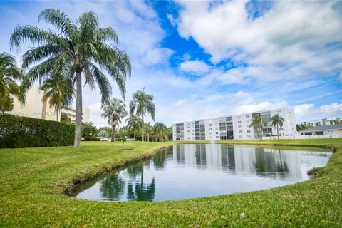 190 SE 5th Ave # 202, Dania Beach FL 33004