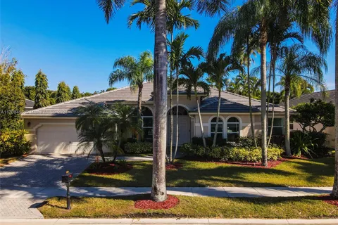 2526 Eagle Run Cir, Weston FL 33327