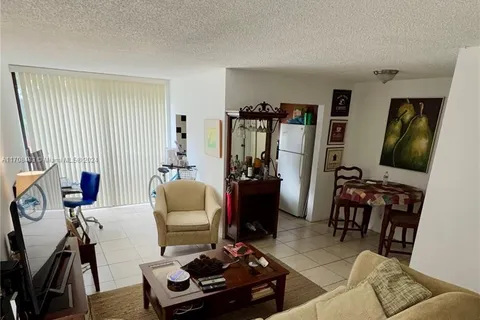 16919 N Bay Rd # 117, Sunny Isles Beach FL 33160