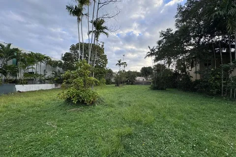 3167 Royal Palm Ave, Miami Beach FL 33140