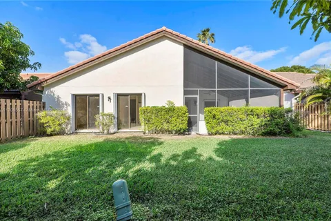 2207 Charleston, Weston FL 33326