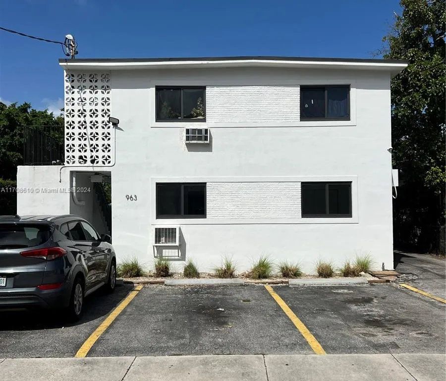 963 NW 5th St # 1, Miami FL 33128