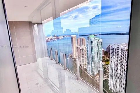 300 Biscayne Blvd # 4703, Miami FL 33131