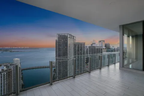 300 Biscayne Blvd Way # 4703, Miami FL 33131