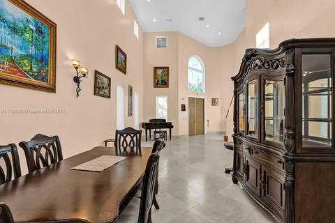 3943 194th Trl # 3943, Sunny Isles Beach FL 33160