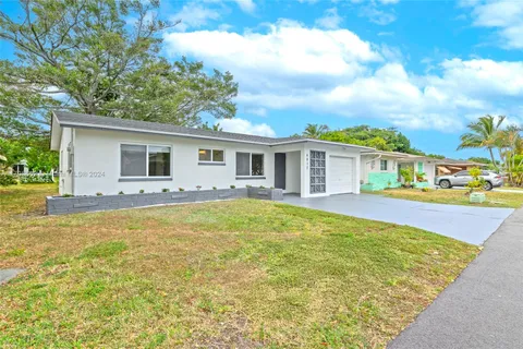 4917 NW 48th Ave, Tamarac FL 33319