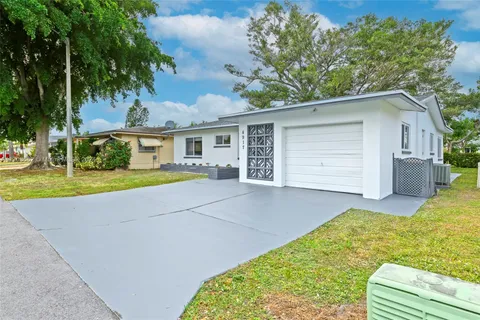 4917 NW 48th Ave, Tamarac FL 33319