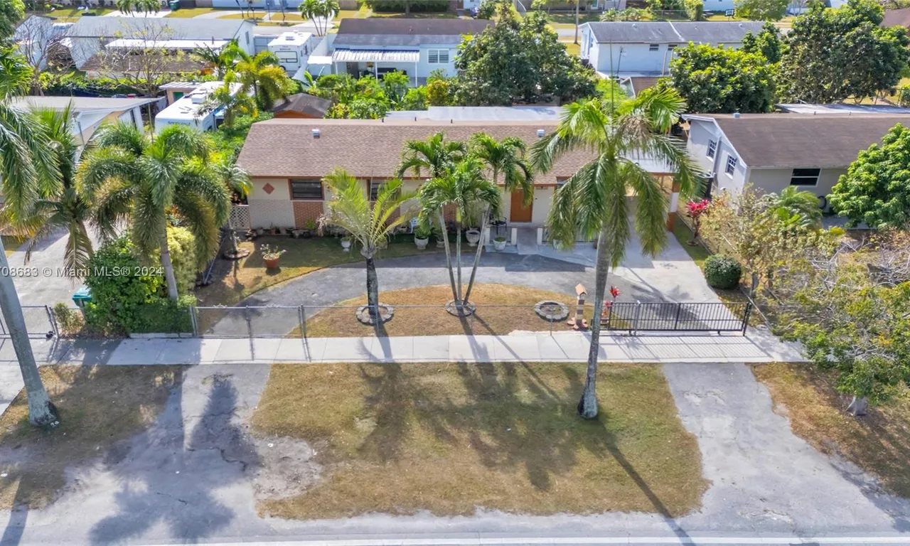 15530 SW 296th St, Homestead FL 33033