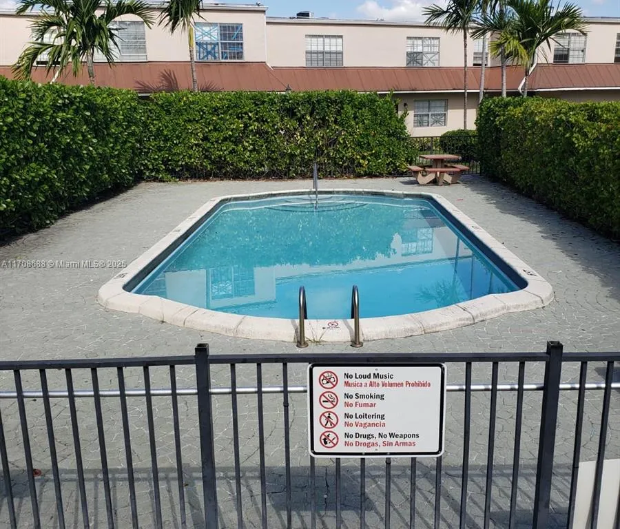 4100 NW 16th Ave # 35, Oakland Park FL 33309