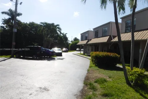 4100 NW 16th Ave # 35, Oakland Park FL 33309