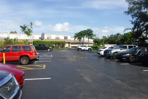 4100 NW 16th Ave # 35, Oakland Park FL 33309