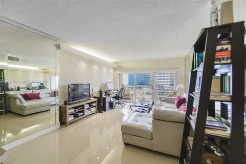 1950 S Ocean Dr # 5A, Hallandale Beach FL 33009