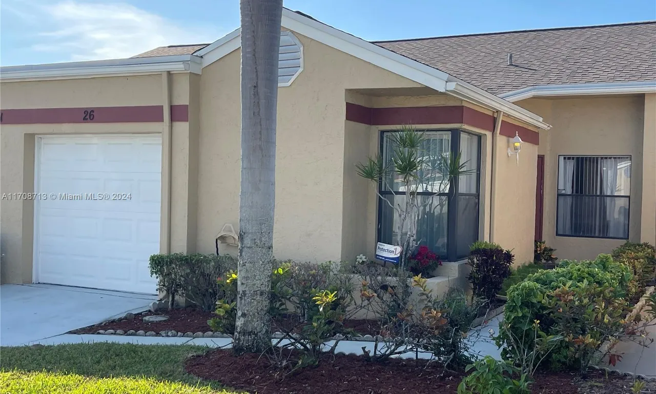 4581 Grand Cypress Rd # 26, West Palm Beach FL 33417