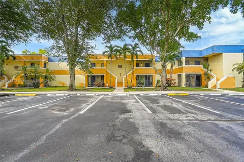 191 Lakeview Dr # 204, Weston FL 33326