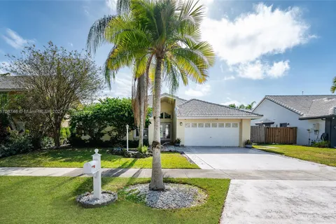 9420 SW 212th Ter, Cutler Bay FL 33189