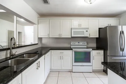 1145 NW 98th Ter # 122, Pembroke Pines FL 33024