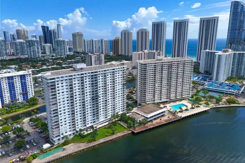 500 Bayview Dr # 231, Sunny Isles Beach FL 33160