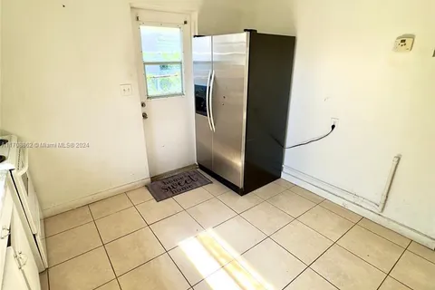 1814 Washington # 2, Hollywood FL 33020