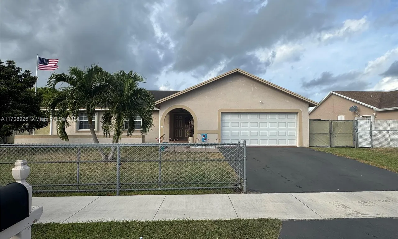 13753 SW 282nd Ter, Homestead FL 33033