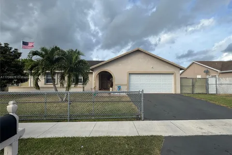 13753 SW 282nd Ter, Homestead FL 33033