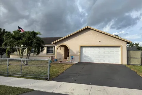 13753 SW 282nd Ter, Homestead FL 33033