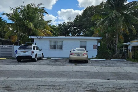 332 NW 35th St, Miami FL 33127