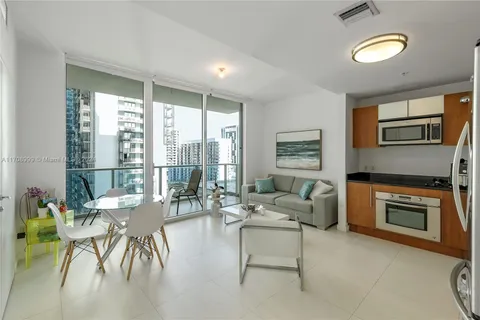 300 S Biscayne Blvd # 2309, Miami FL 33131