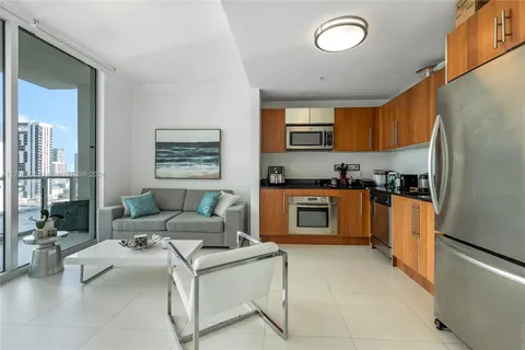 300 S Biscayne Blvd # 2309, Miami FL 33131