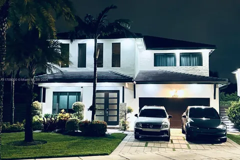 8723 NW 161 Ter, Miami Lakes FL 33018