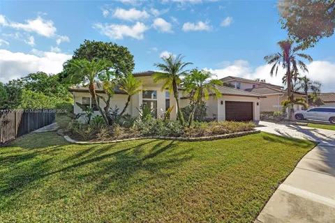 567 Stonemont Dr, Weston FL 33326