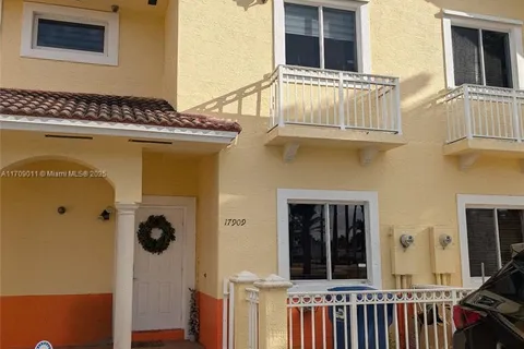 17909 NW 74th Path # 17909, Hialeah FL 33015