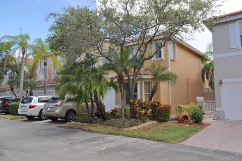 1115 River Birch St, Hollywood FL 33019