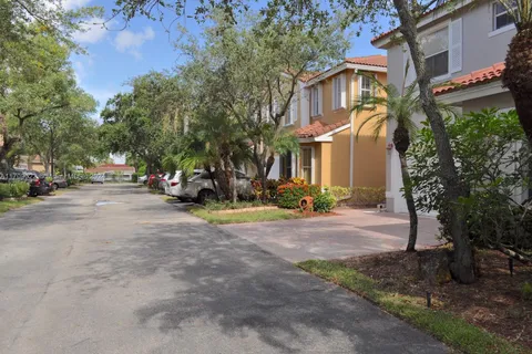 1115 River Birch St, Hollywood FL 33019