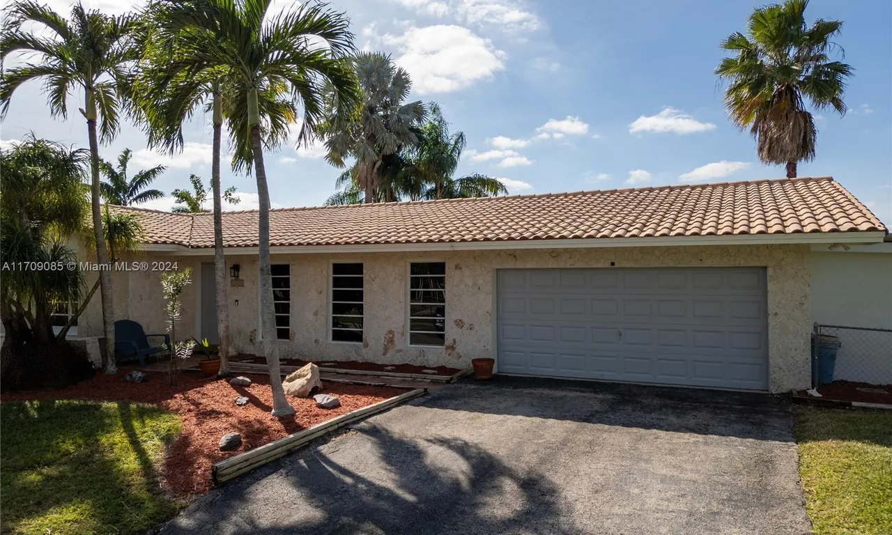 18200 SW 86th Ave, Palmetto Bay FL 33157