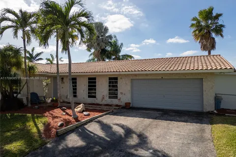 18200 SW 86th Ave, Palmetto Bay FL 33157