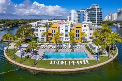 6103 Aqua Ave # 301, Miami Beach FL 33141