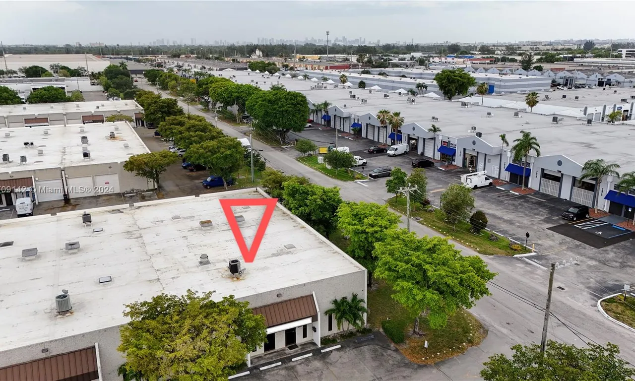 5605 NW 74th Ave # 5605, Miami FL 33166