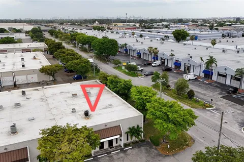 5605 NW 74th Ave # 5605, Miami FL 33166