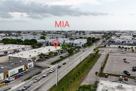 5605 NW 74th Ave # 5605, Miami FL 33166