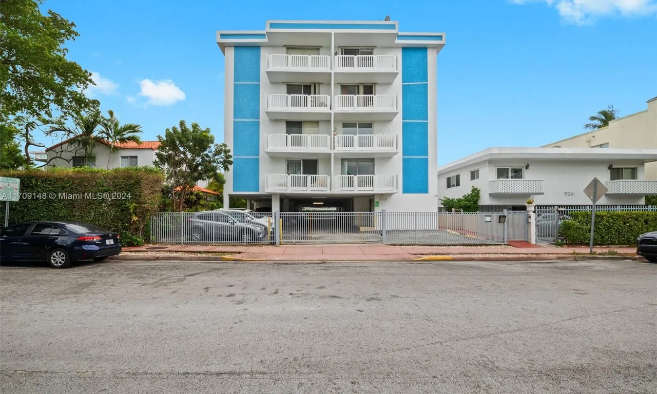 910 Michigan Ave # 403, Miami Beach FL 33139