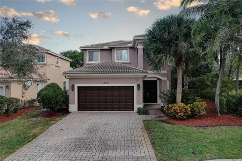 4902 Cypress Way, Coconut Creek FL 33073