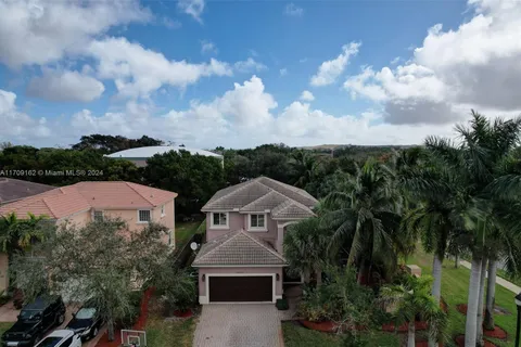 4902 Cypress Way, Coconut Creek FL 33073