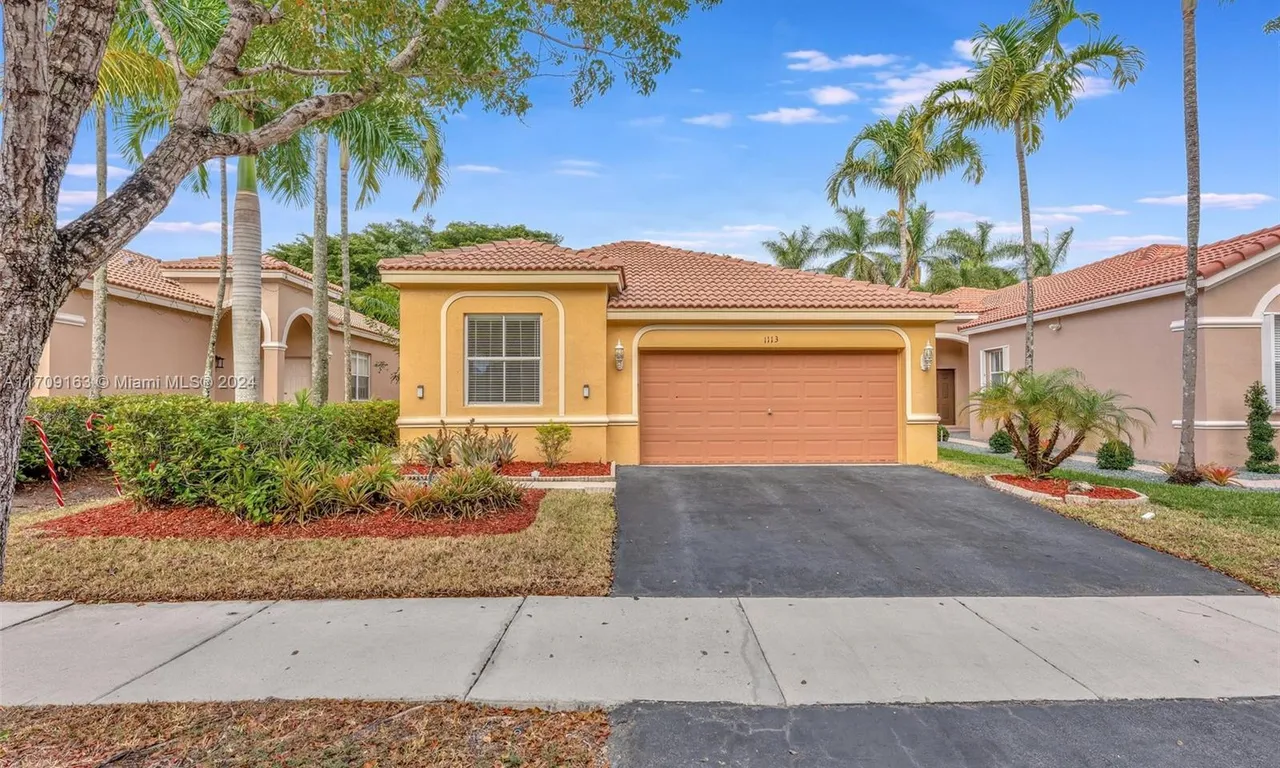 1113 Bluewood Ter, Weston FL 33327