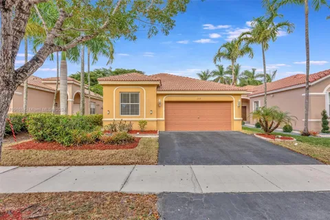 1113 Bluewood Ter, Weston FL 33327