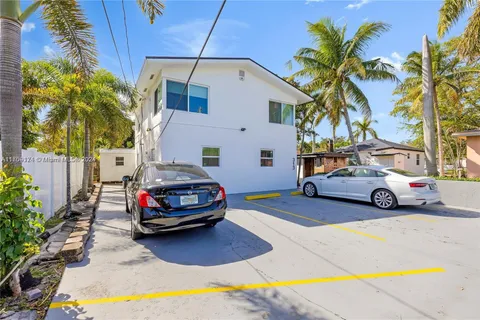 101 SW 4th Ave # 5, Hallandale Beach FL 33009